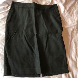 Old Navy Pencil Skirt- size 6